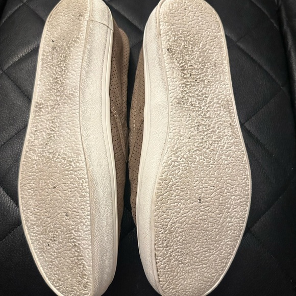 Old navy slip ons - Picture 3 of 3